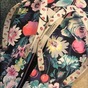 Vera Bradley flip flops NWT